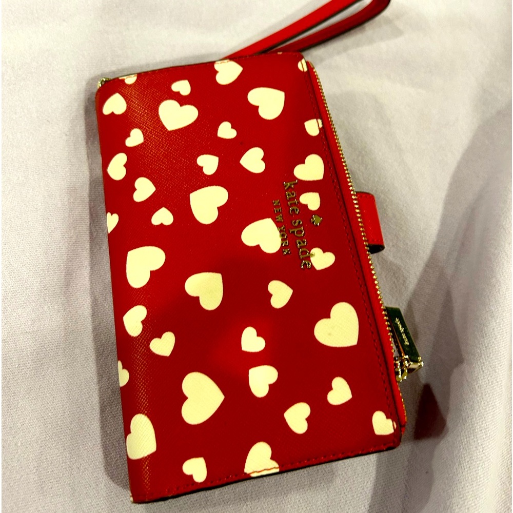 Kate Spade heart wristlet wallet